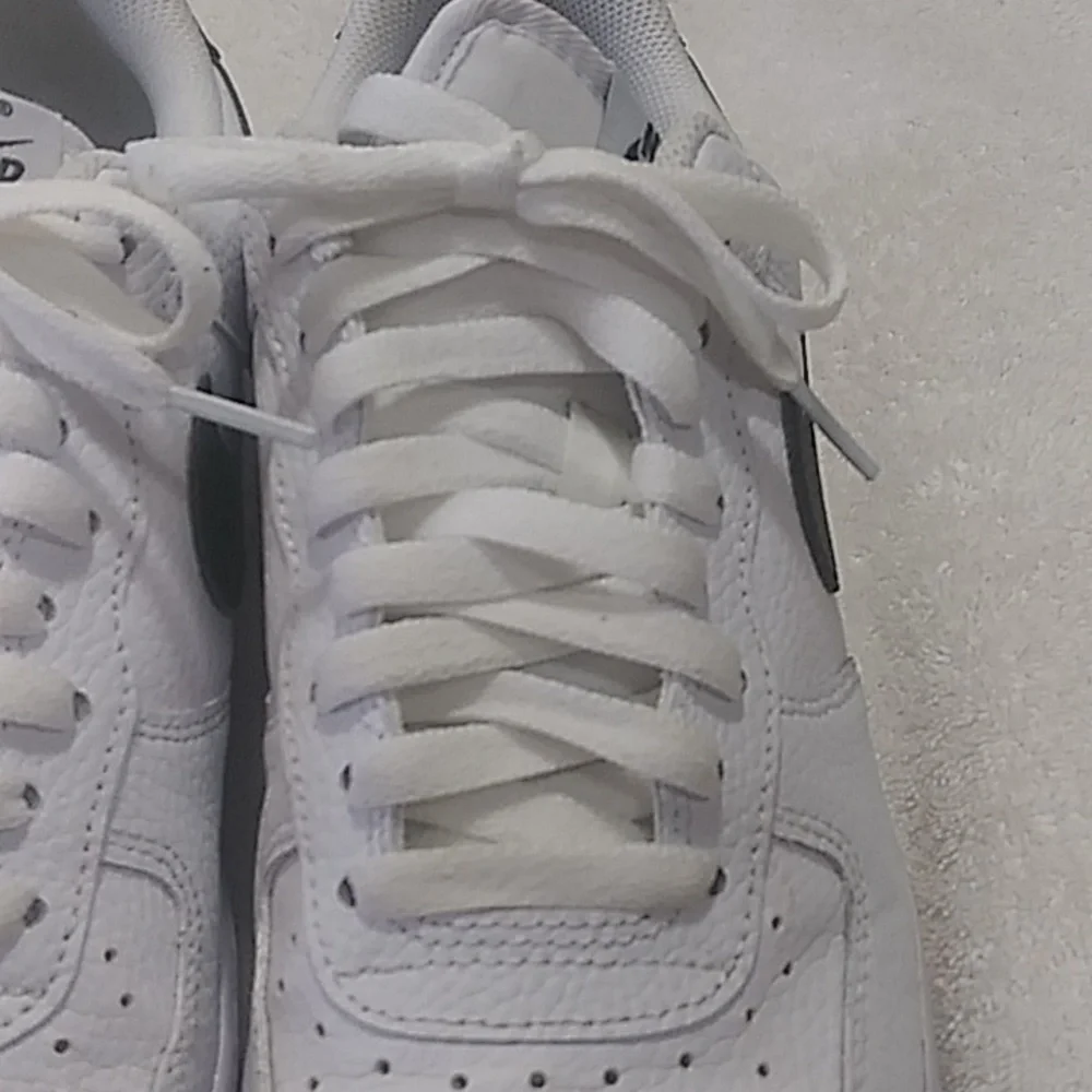Pre- owned Men Nike Air Force 1 Size 9